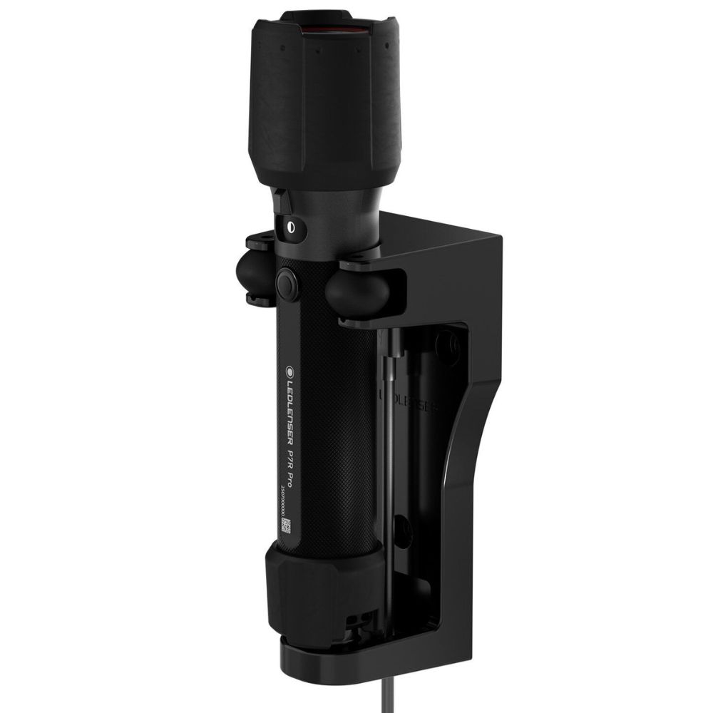 LEDLENSER Ultimate Outdoor 2000 Lumen Rechargeable Flashlight P7R Pro - Image 3