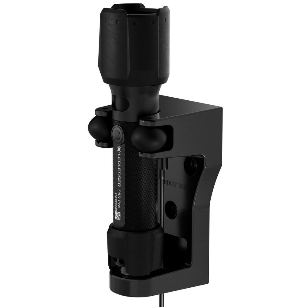 LEDLENSER Ultimate Outdoor 750 Lumen Rechargeable Flashlight P5R Pro - Image 3